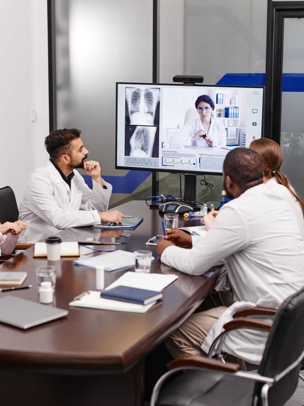 large-group-of-medical-experts-listening-to-collea-2026-01-08-07-29-39-utc (1) (1)